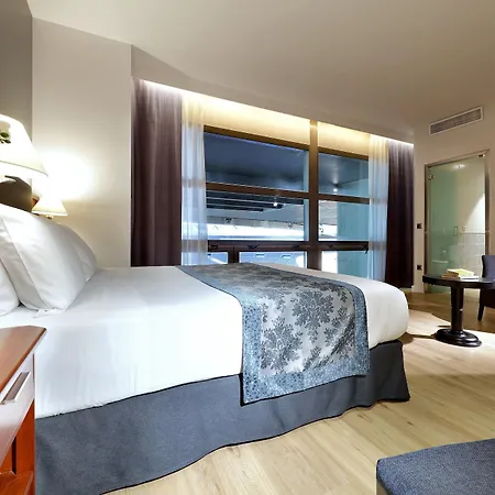 Exe Isla Cartuja Szálloda 4*